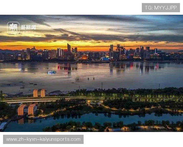 钱塘江畔战鼓擂中超浙江队续写绿茵信仰